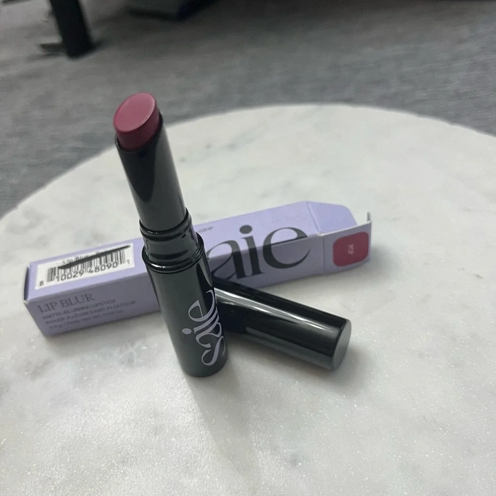 SAIE Lip Blur Lipstick Matte Blurring POP Beauty Makeup Lips 2.5g 0.09oz New NIB